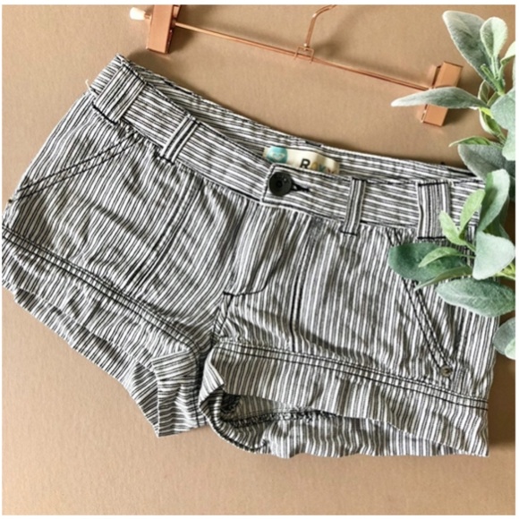 Roxy Pants - Roxy Striped Shorts